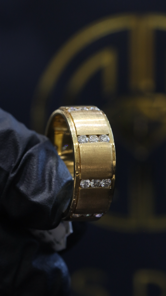 Men’s Diamond Wedding Band in Yellow Gold | 1.61 CTW