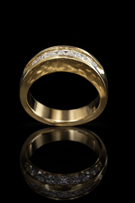 Men’s Baguette Diamond Wedding Band in Yellow Gold | 1.04 CTW