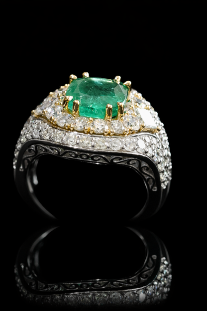 Cushion-Cut Emerald Halo Ring in White Gold | Diamond Pavé Statement Setting