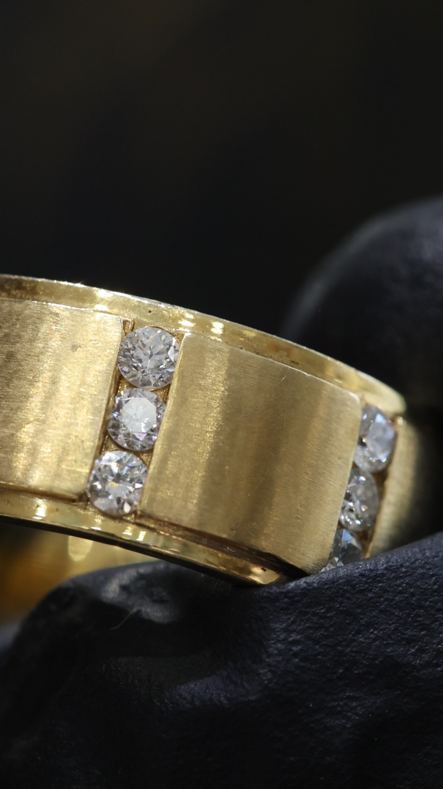 Men’s Diamond Wedding Band in Yellow Gold | 1.61 CTW