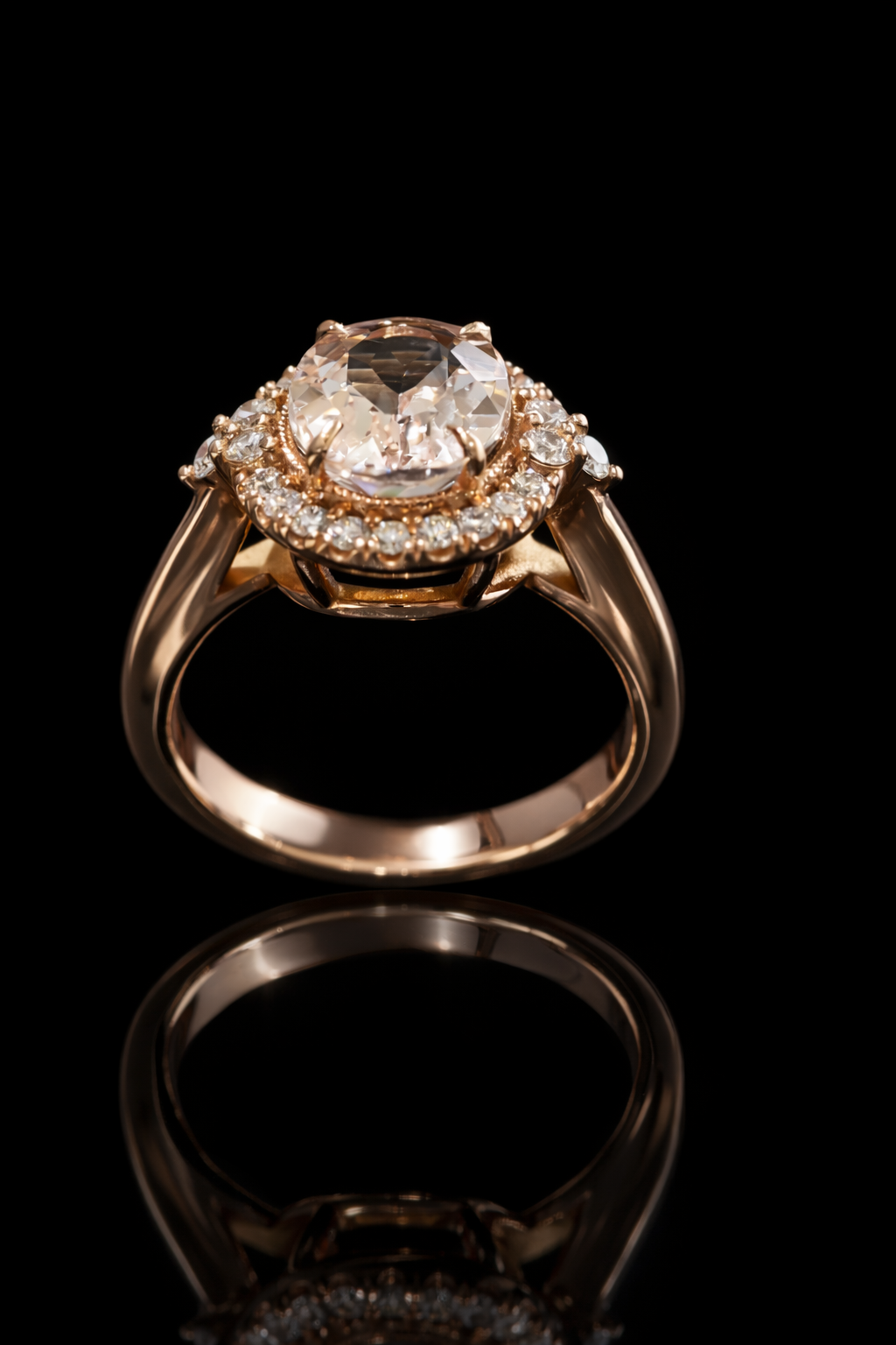 Classic Oval Morganite Halo Ring in Rose Gold | Diamond Halo & Elegant Split Shank Design