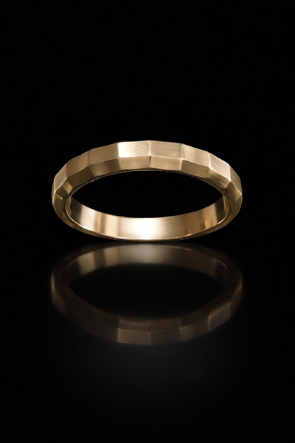 Men’s Faceted Wedding Band in Yellow Gold | 14K