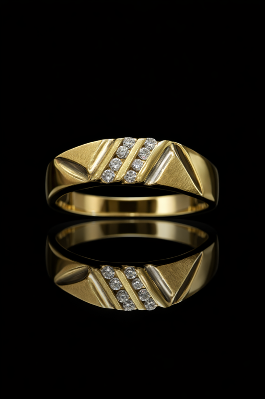Men’s Diamond Wedding Band in Yellow Gold | .25 CTW