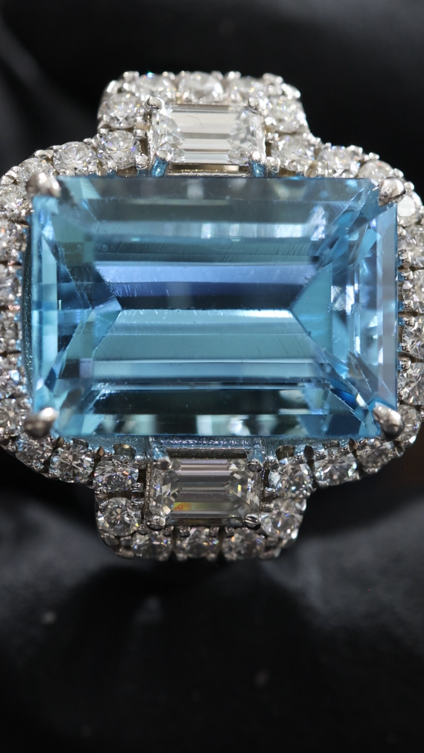 Emerald-Cut Aquamarine Halo Ring in White Gold | Diamond Accents & Vintage-Inspired Setting