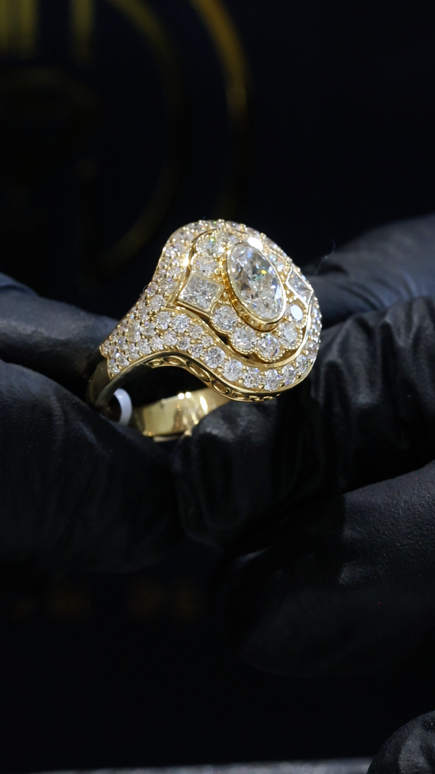 Natural Diamond Oval Halo Ring with Pavé Split Shank in Yellow Gold | Elegant Statement Design