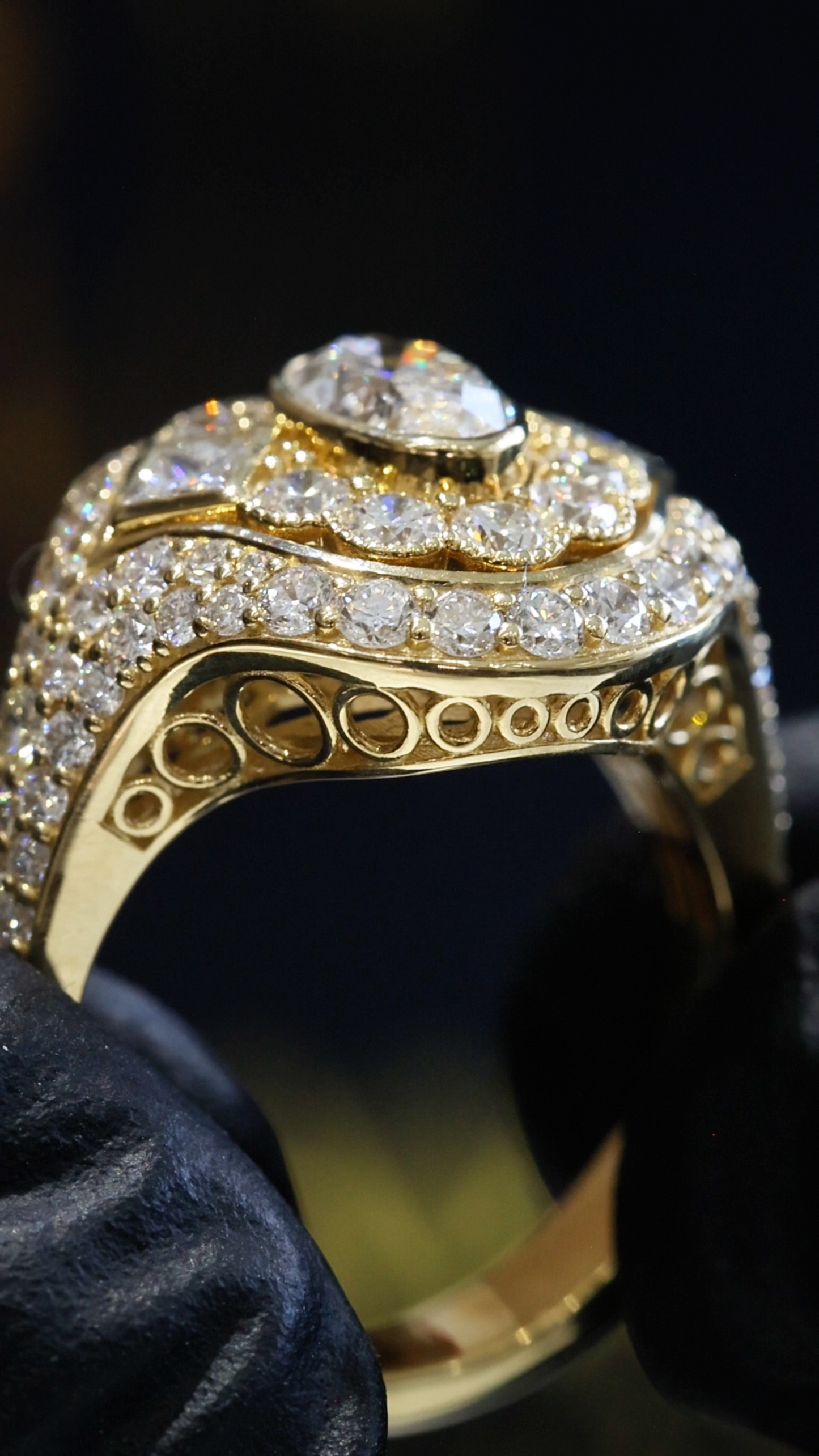 Natural Diamond Oval Halo Ring with Pavé Split Shank in Yellow Gold | Elegant Statement Design