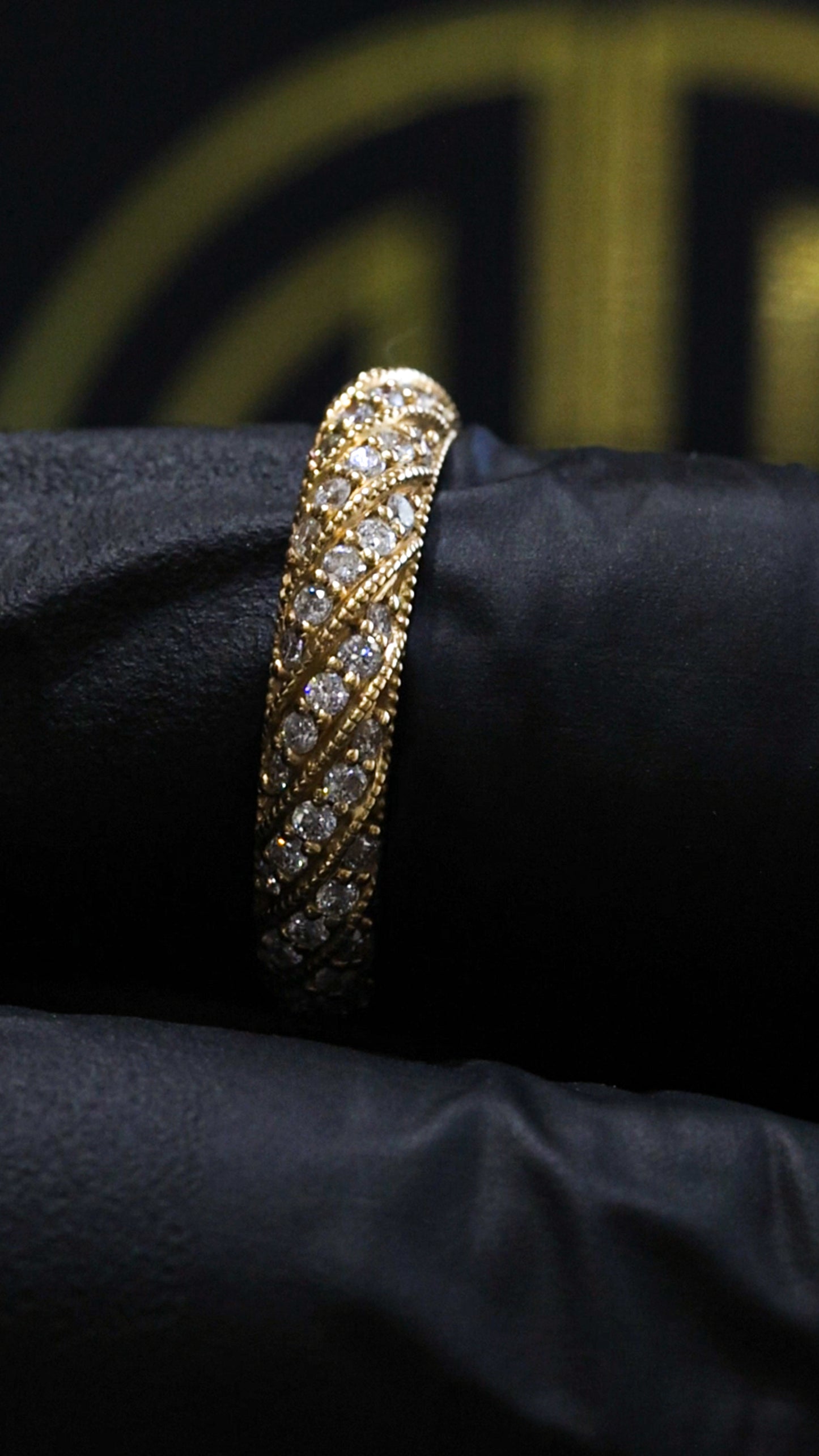 Vintage Round Diamond Eternity Band in 14K Yellow Gold | 0.95 CT