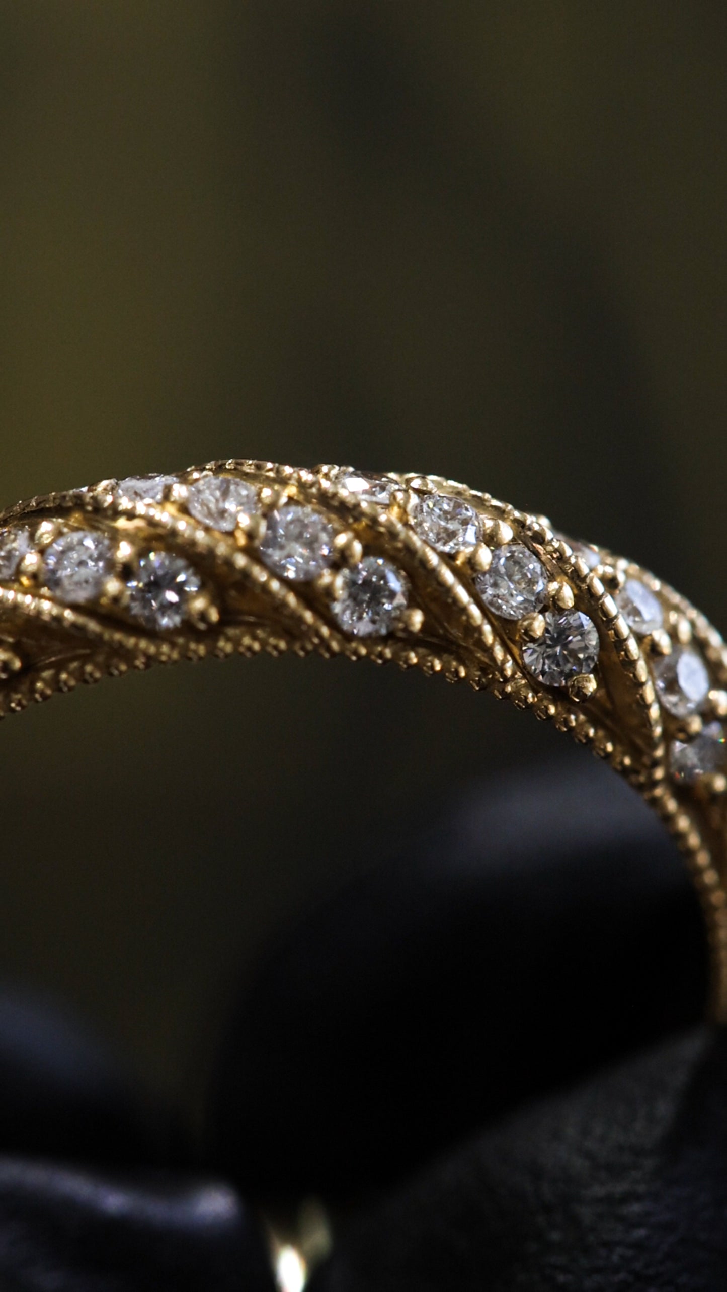 Vintage Round Diamond Eternity Band in 14K Yellow Gold | 0.95 CT