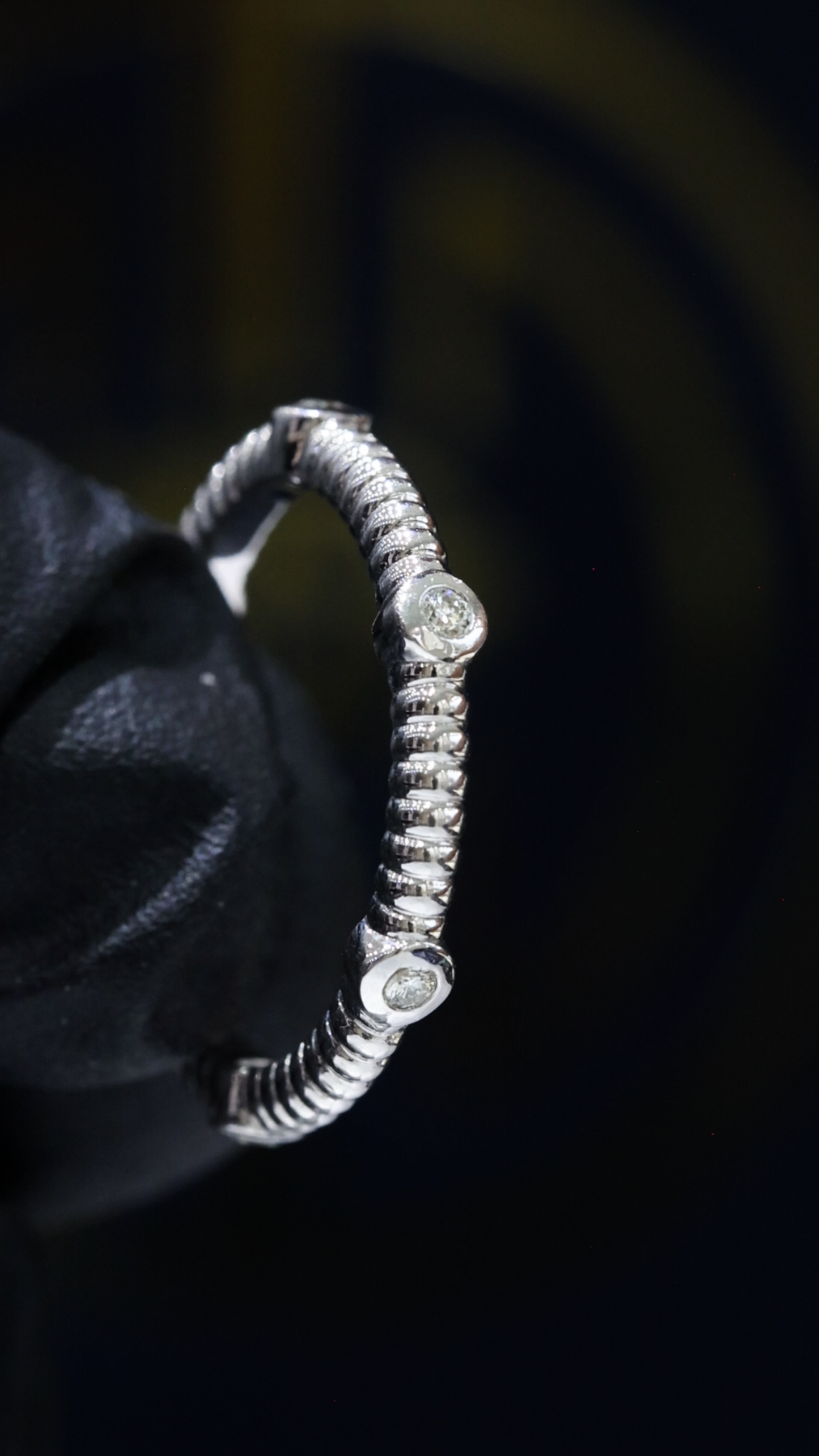 Bezel-Set Diamond Station Stackable Band in 14K White Gold | 0.10 CTW Textured Ring