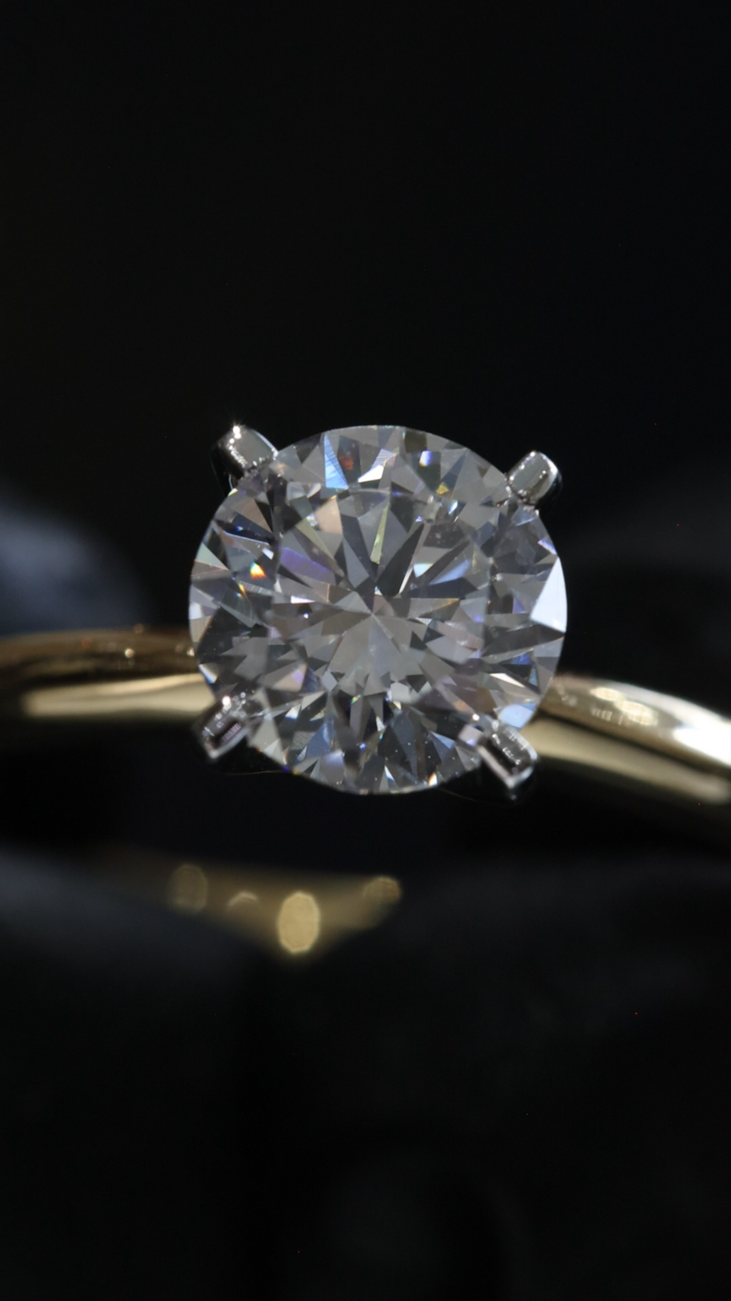 Round Lab-Grown Diamond Solitaire Ring in Yellow Gold | Classic Prong Setting