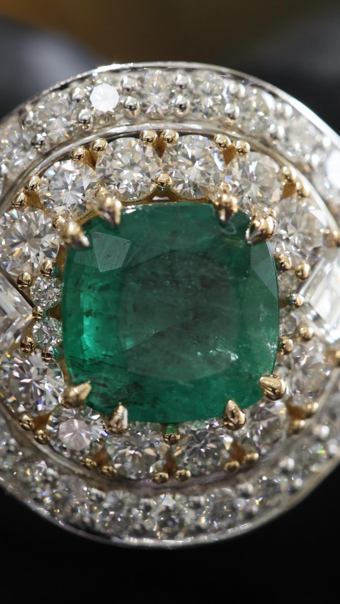 Cushion-Cut Emerald Halo Ring in White Gold | Diamond Pavé Statement Setting