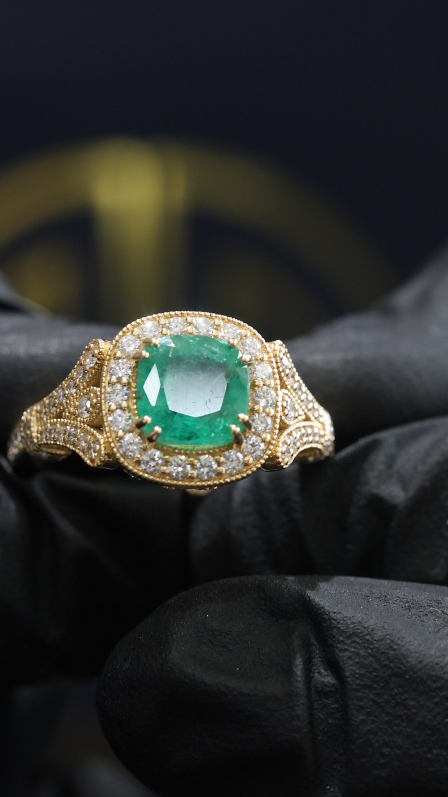 Cushion Emerald Halo Ring in Yellow Gold | Diamond Pavé Vintage Setting
