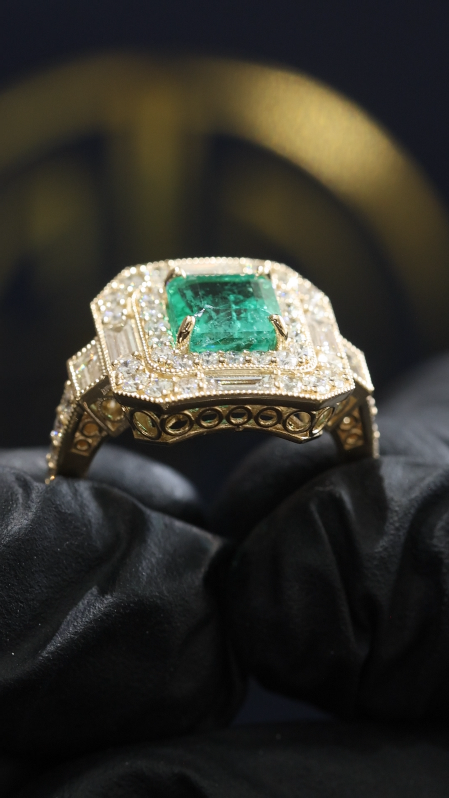 Emerald-Cut Emerald Halo Ring in Yellow Gold | Diamond Baguette Frame & Pavé Accents