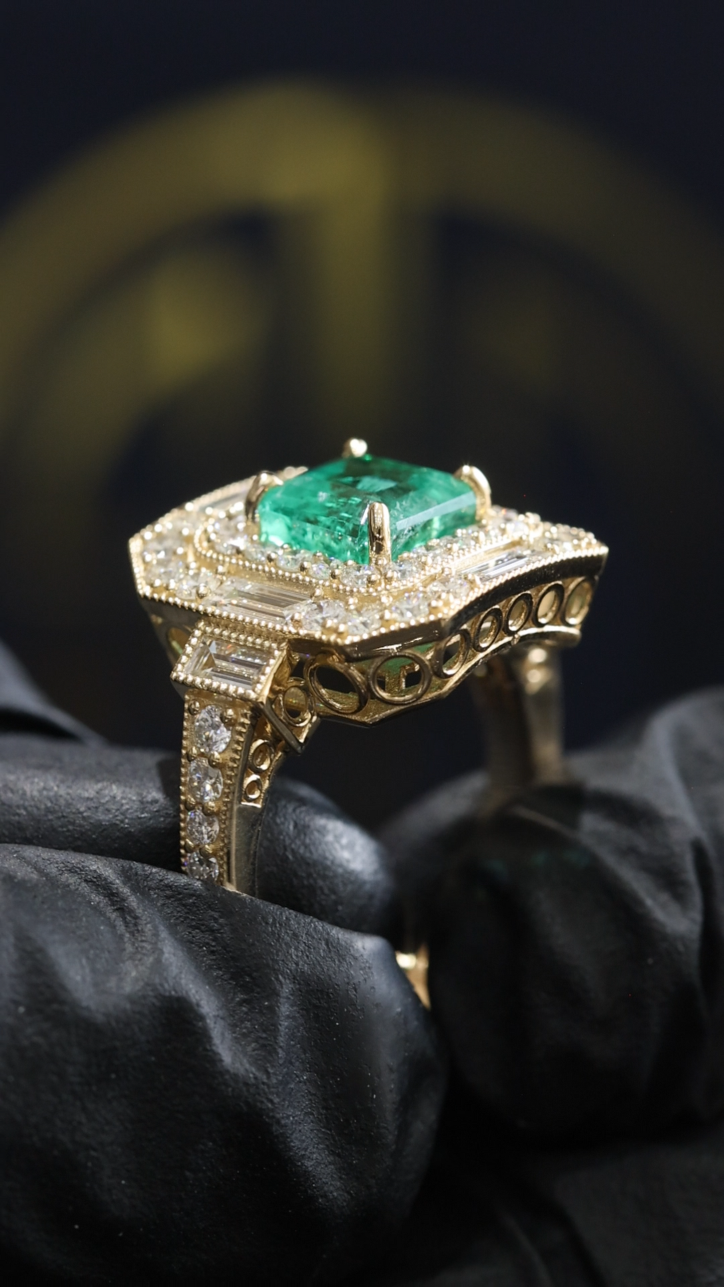 Emerald-Cut Emerald Halo Ring in Yellow Gold | Diamond Baguette Frame & Pavé Accents