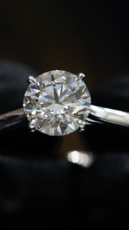 Round Brilliant Natural Diamond Solitaire Engagement Ring in White Gold | Classic Four-Prong Design