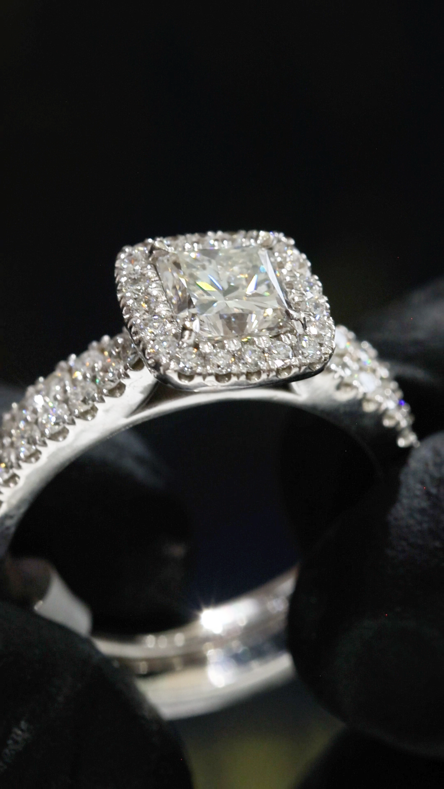 GIA Certified Natural Princess Cut Diamond Halo Engagement Ring with Pavé Band in White Gold | Classic Halo Design
