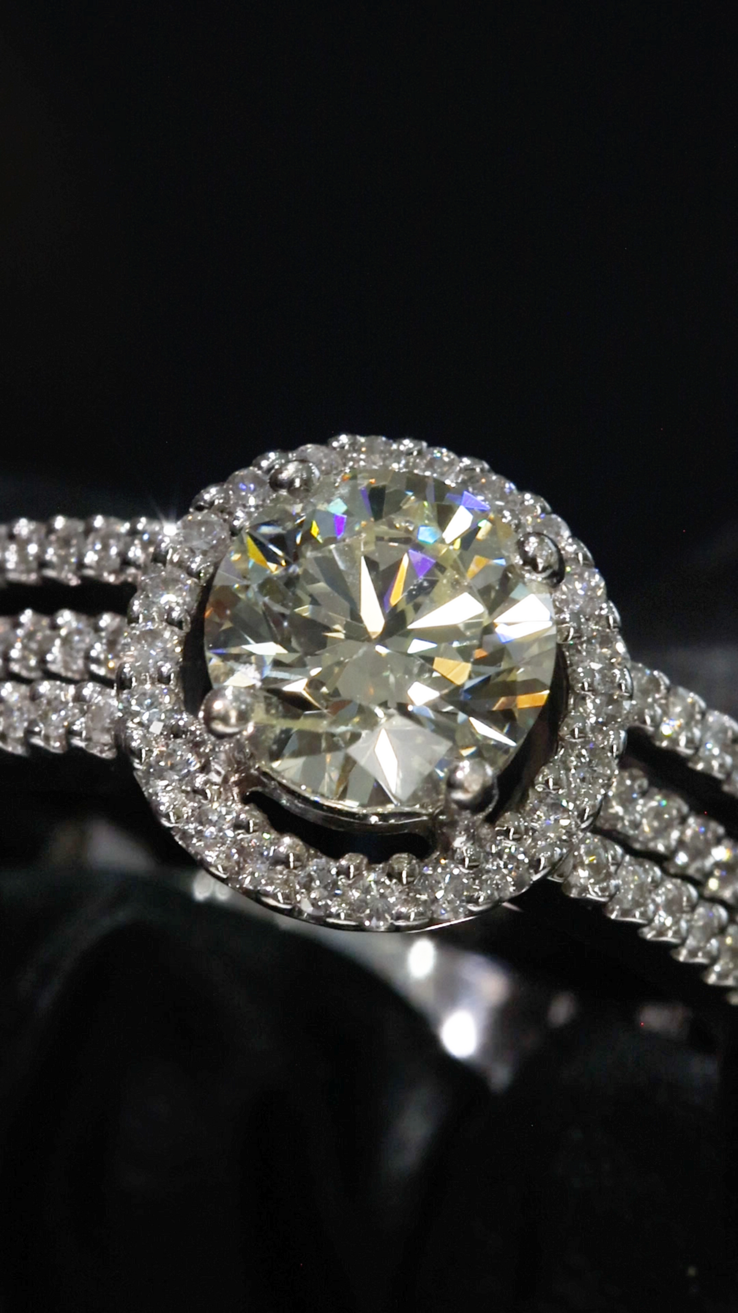 Round Halo Diamond Engagement Ring with Split Shank in White Gold | Timeless Bridal Elegance