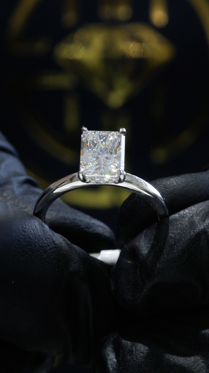 Radiant-Cut Lab-Grown Diamond Solitaire Ring in White Gold | Classic Prong Setting