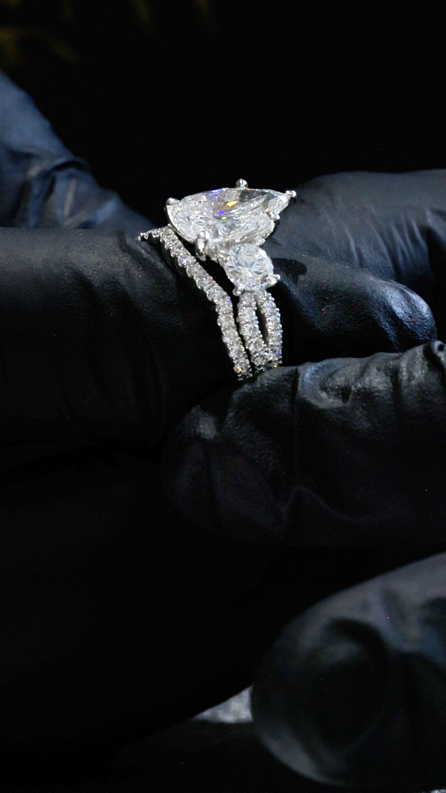 Pear-Cut Lab-Grown Diamond Engagement Ring with Round Side Accents in White Gold | Prong-Set Design