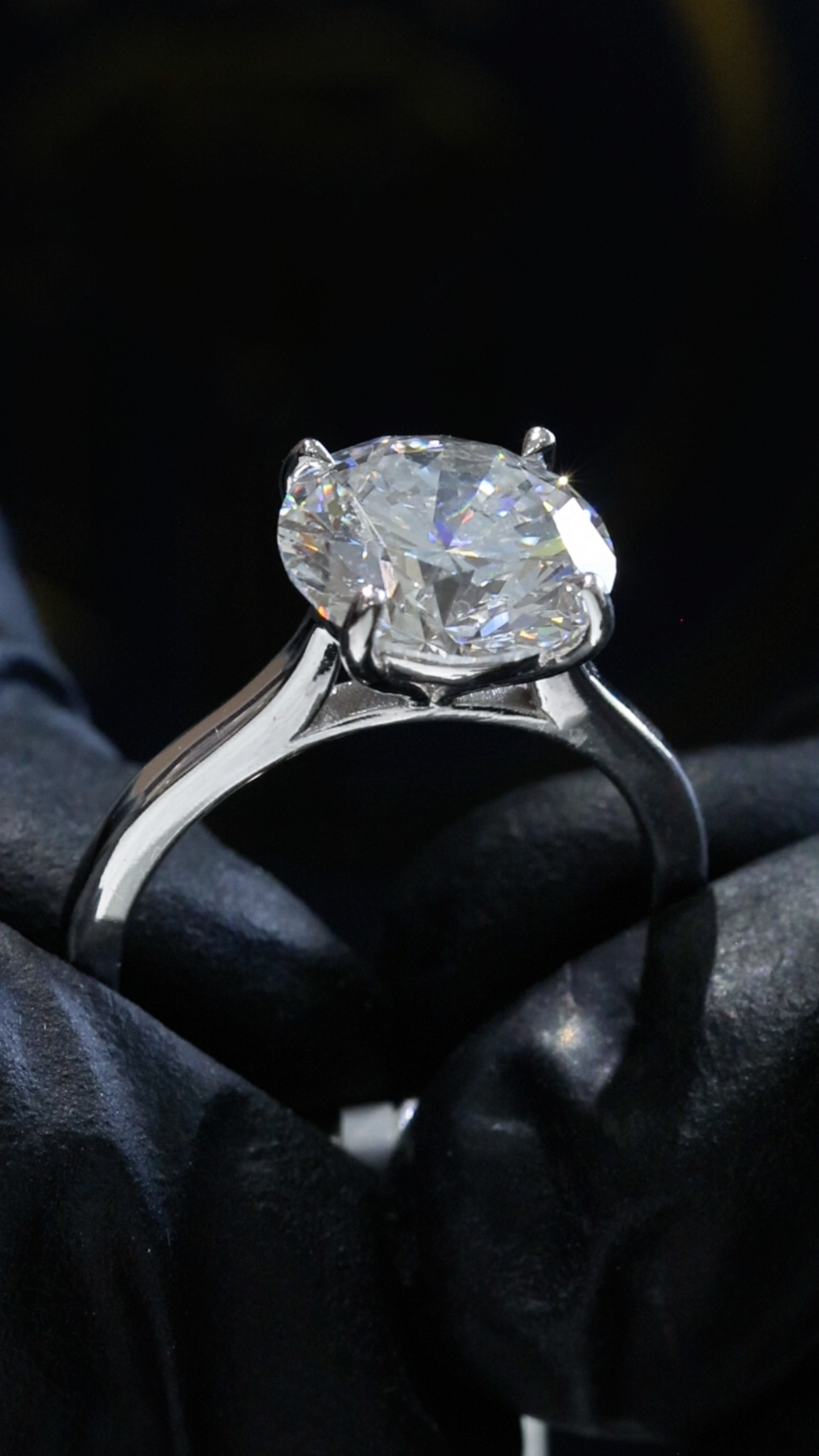 Round-Cut Lab-Grown Diamond Solitaire Ring in White Gold | Classic Prong Setting