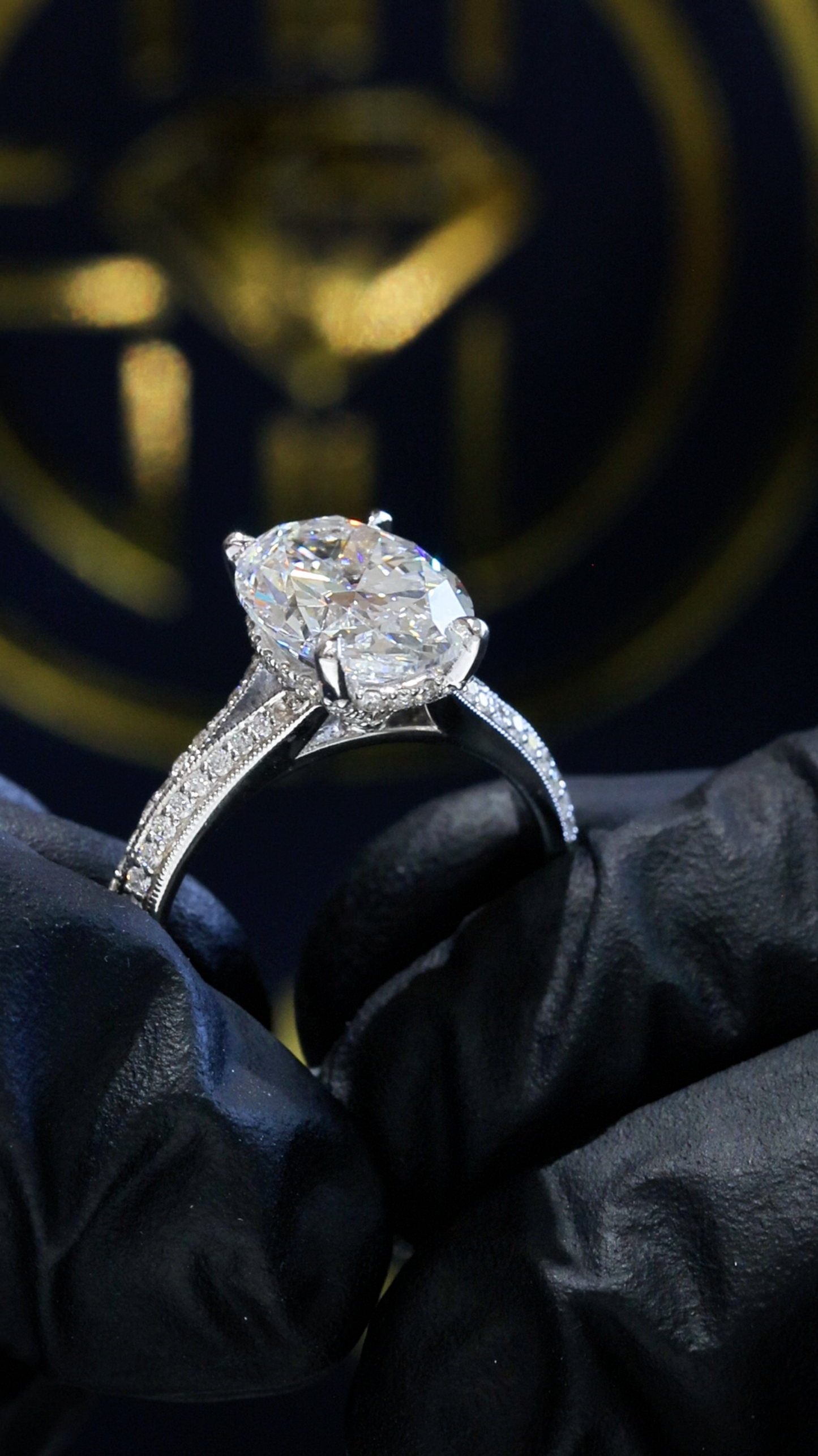 Oval-Cut Lab-Grown Diamond Split Shank Engagement Ring in White Gold | Pavé Cathedral Setting
