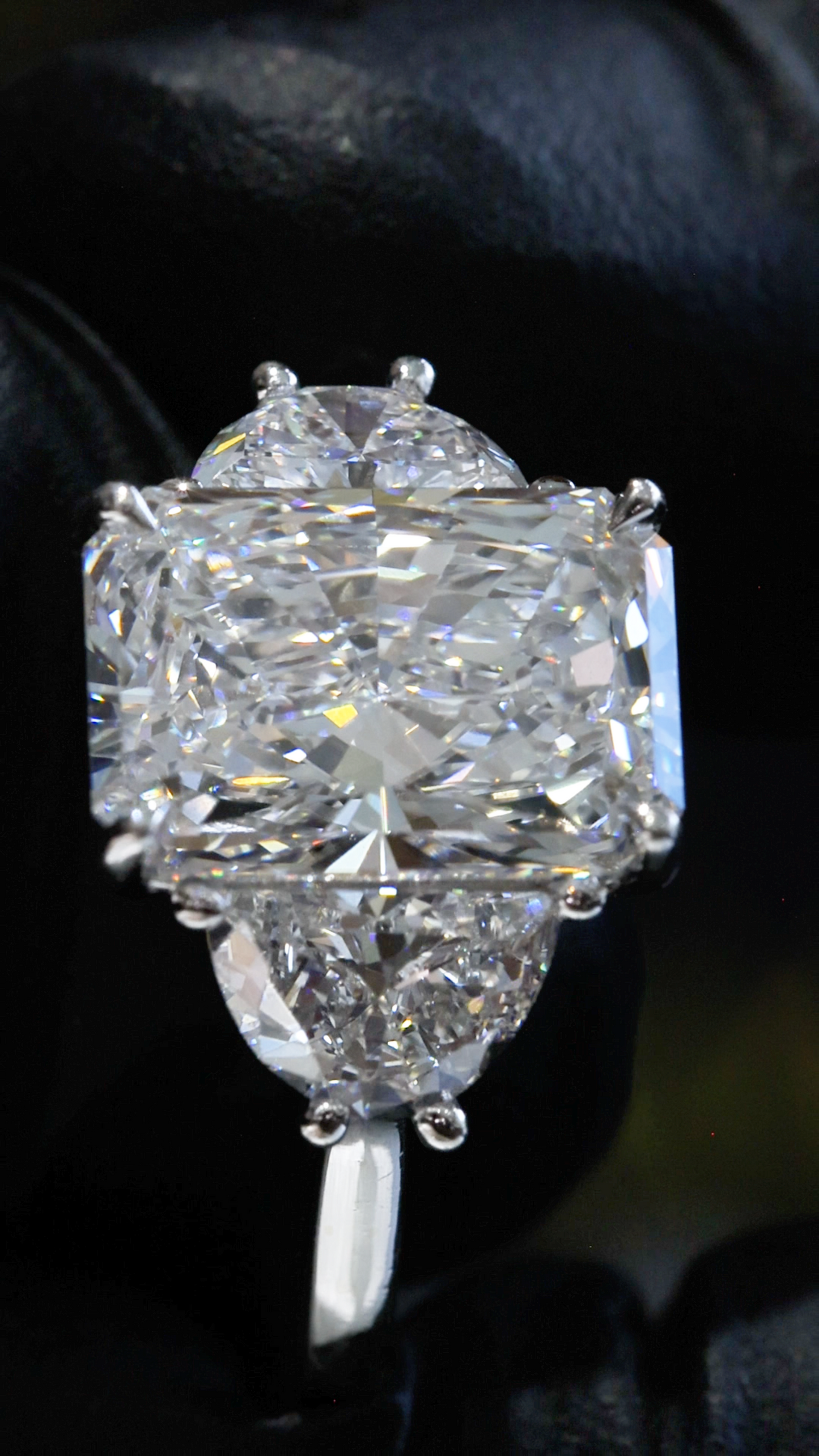 Emerald-Cut Lab-Grown Diamond Three-Stone Ring in White Gold | Tapered Side Stone Setting