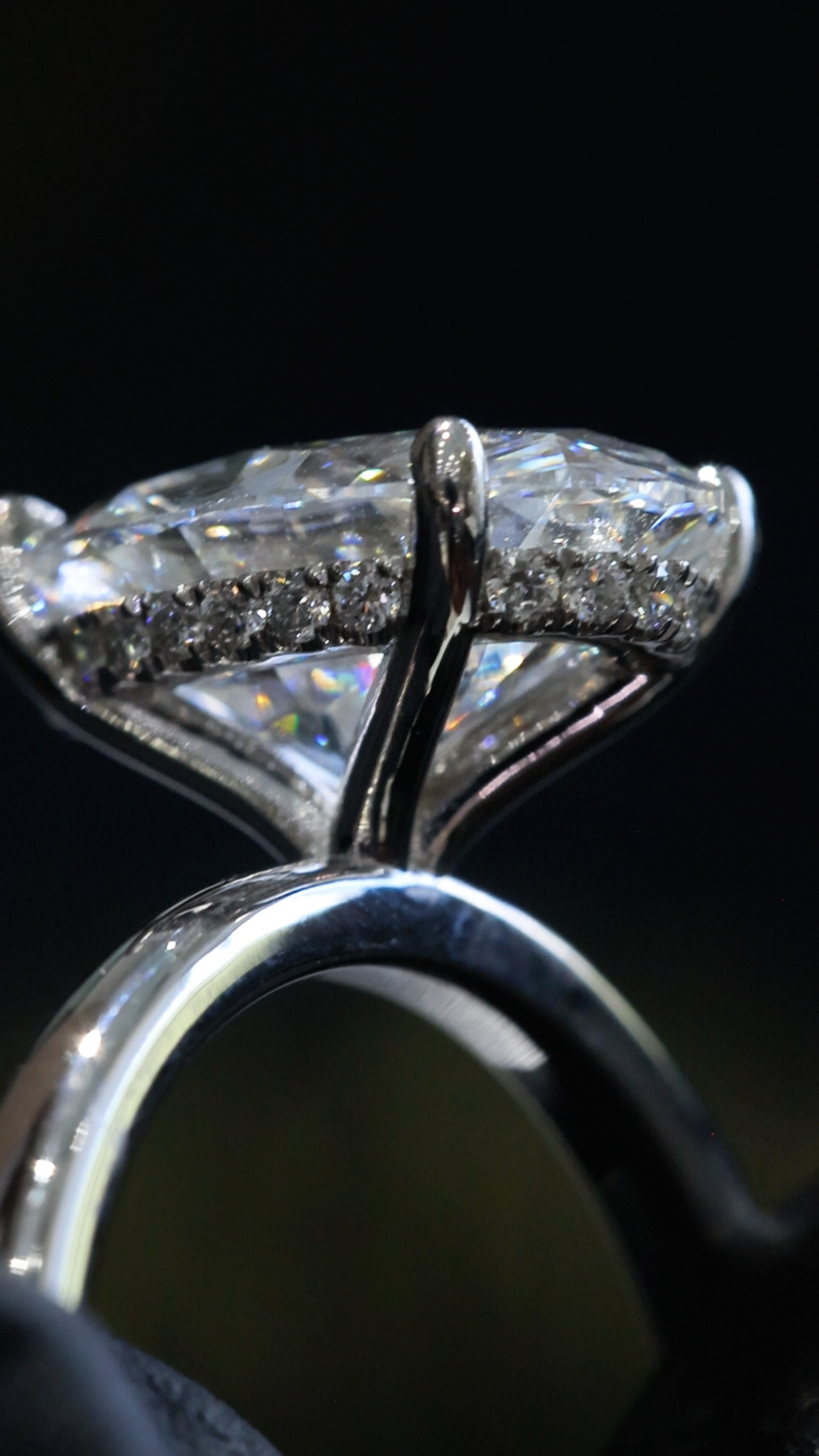 Oval-Cut Lab-Grown Diamond Solitaire Ring in White Gold | Classic Prong Setting