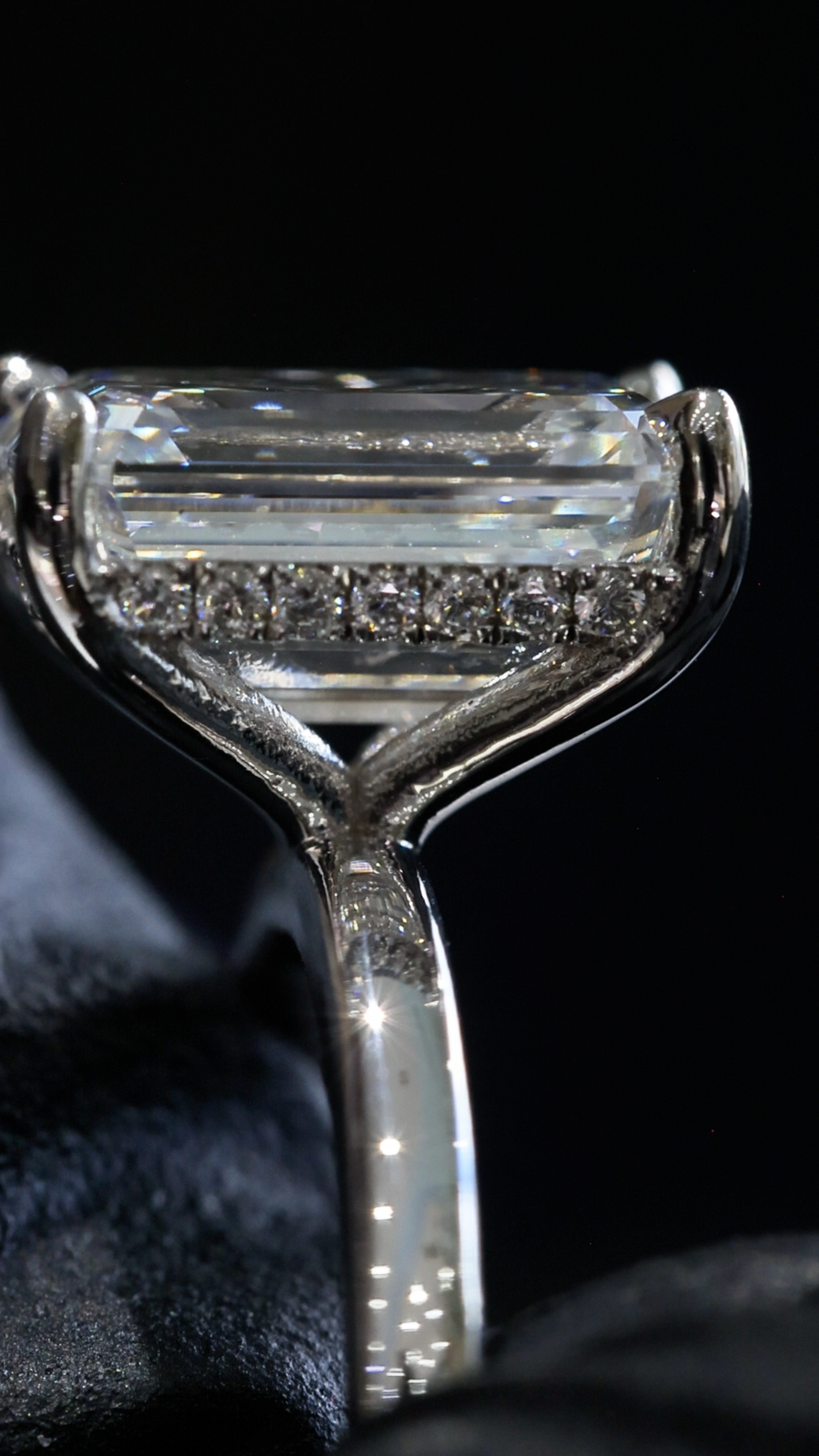 Emerald-Cut Lab-Grown Diamond Solitaire Ring in White Gold | Classic Prong Setting