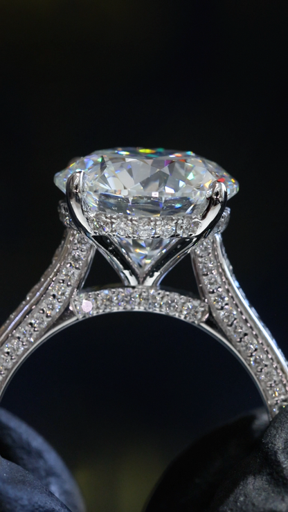 Round-Cut Lab-Grown Diamond Solitaire Ring in White Gold | Pavé Split Shank Setting