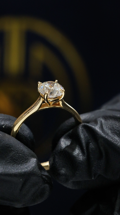 Round Brilliant Natural Diamond Solitaire Engagement Ring in Yellow Gold | Classic Prong-Set Design