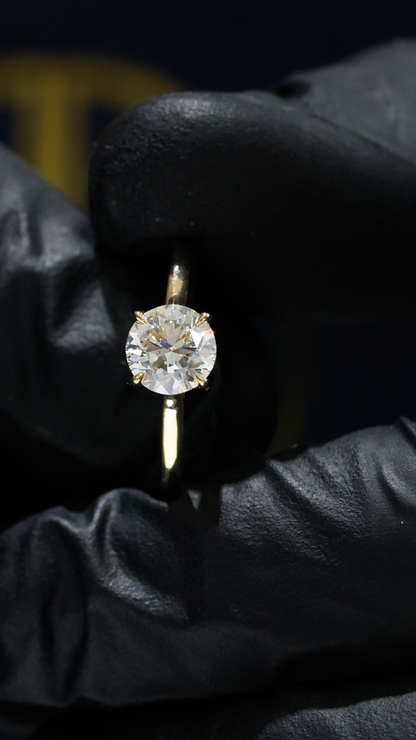 Round Brilliant Natural Diamond Solitaire Engagement Ring in Yellow Gold | Classic Prong-Set Design