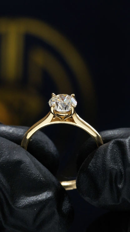 Round Brilliant Natural Diamond Solitaire Engagement Ring in Yellow Gold | Classic Prong-Set Design