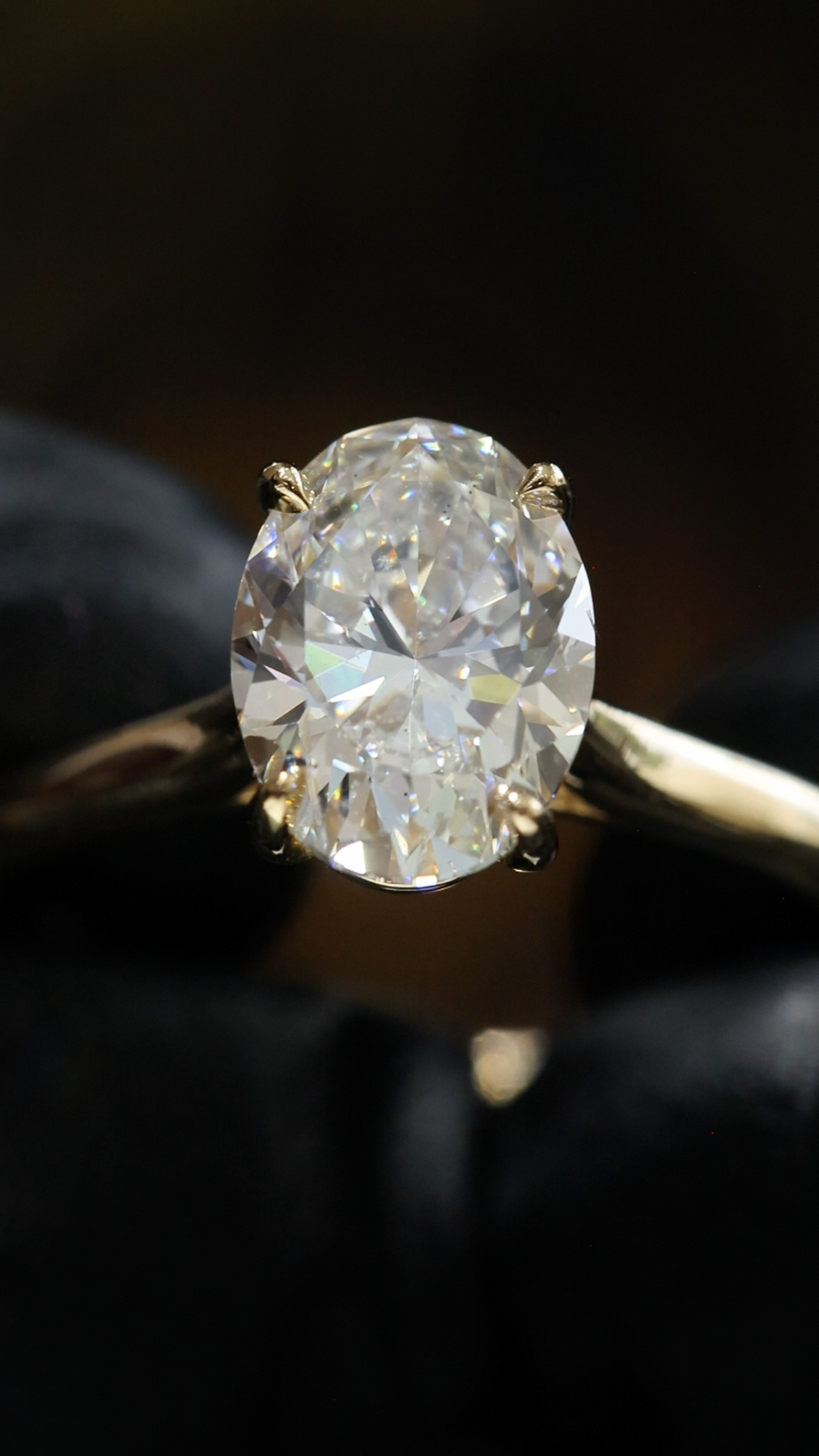 Oval-Cut Natural Diamond Solitaire Engagement Ring in Yellow Gold | Classic Four-Prong Setting