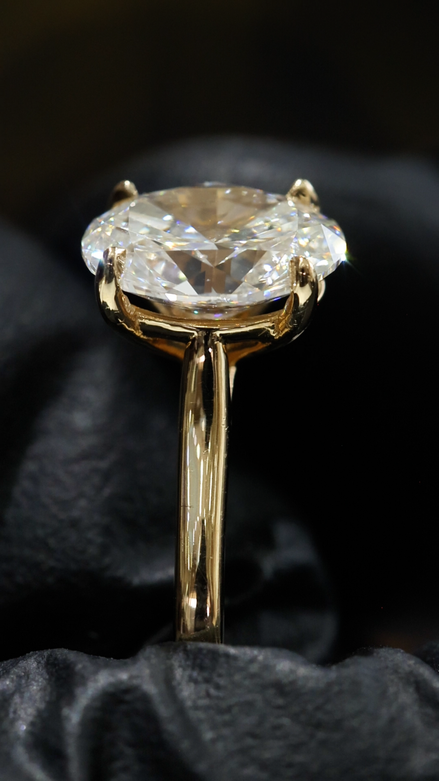 Oval-Cut Natural Diamond Solitaire Engagement Ring in Yellow Gold | Classic Four-Prong Setting