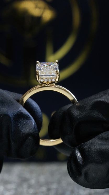 Emerald-Cut Lab-Grown Diamond Solitaire Ring in Yellow Gold | Classic Prong Setting