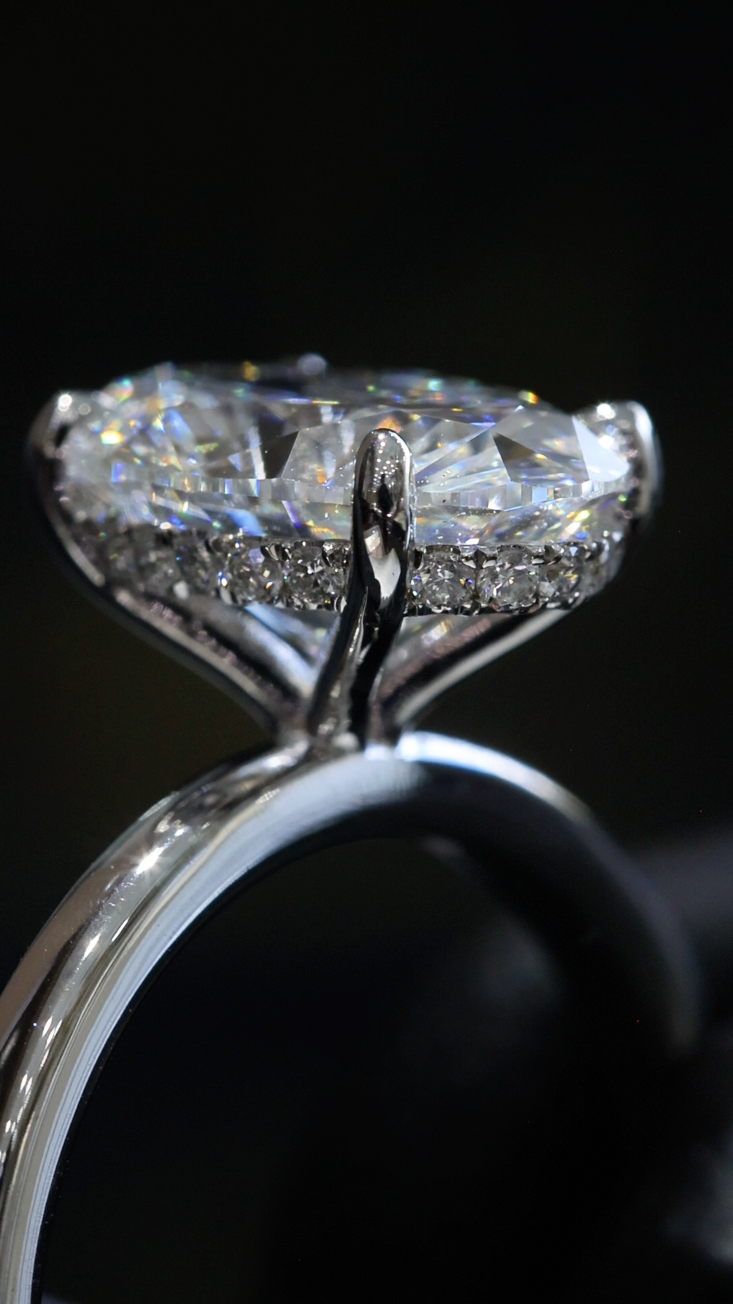 Oval-Cut Lab-Grown Diamond Solitaire Ring in White Gold | Elegant Prong Setting