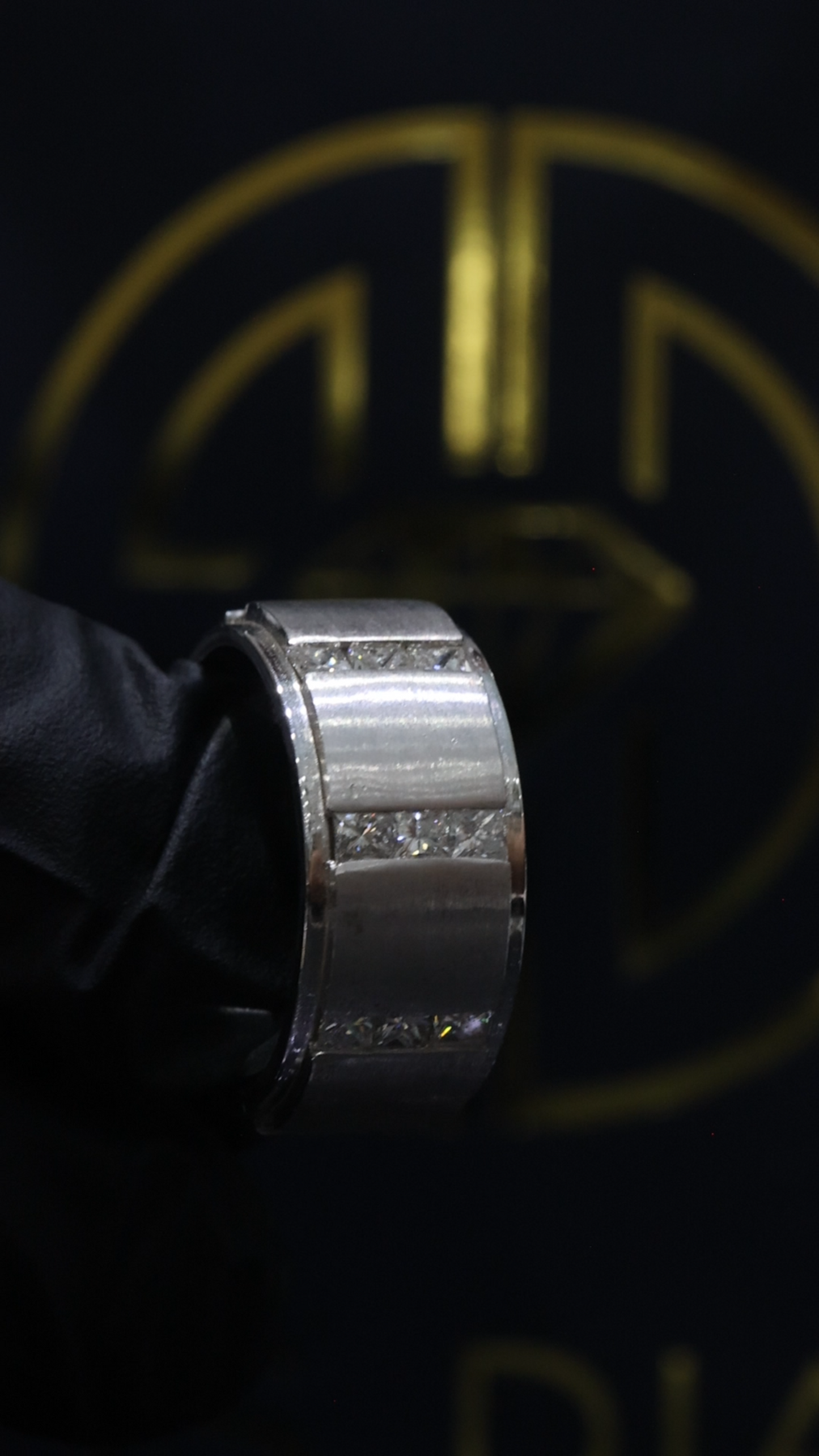 Men’s Channel-Set Diamond Wedding Band in White Gold | 2.50 CTW