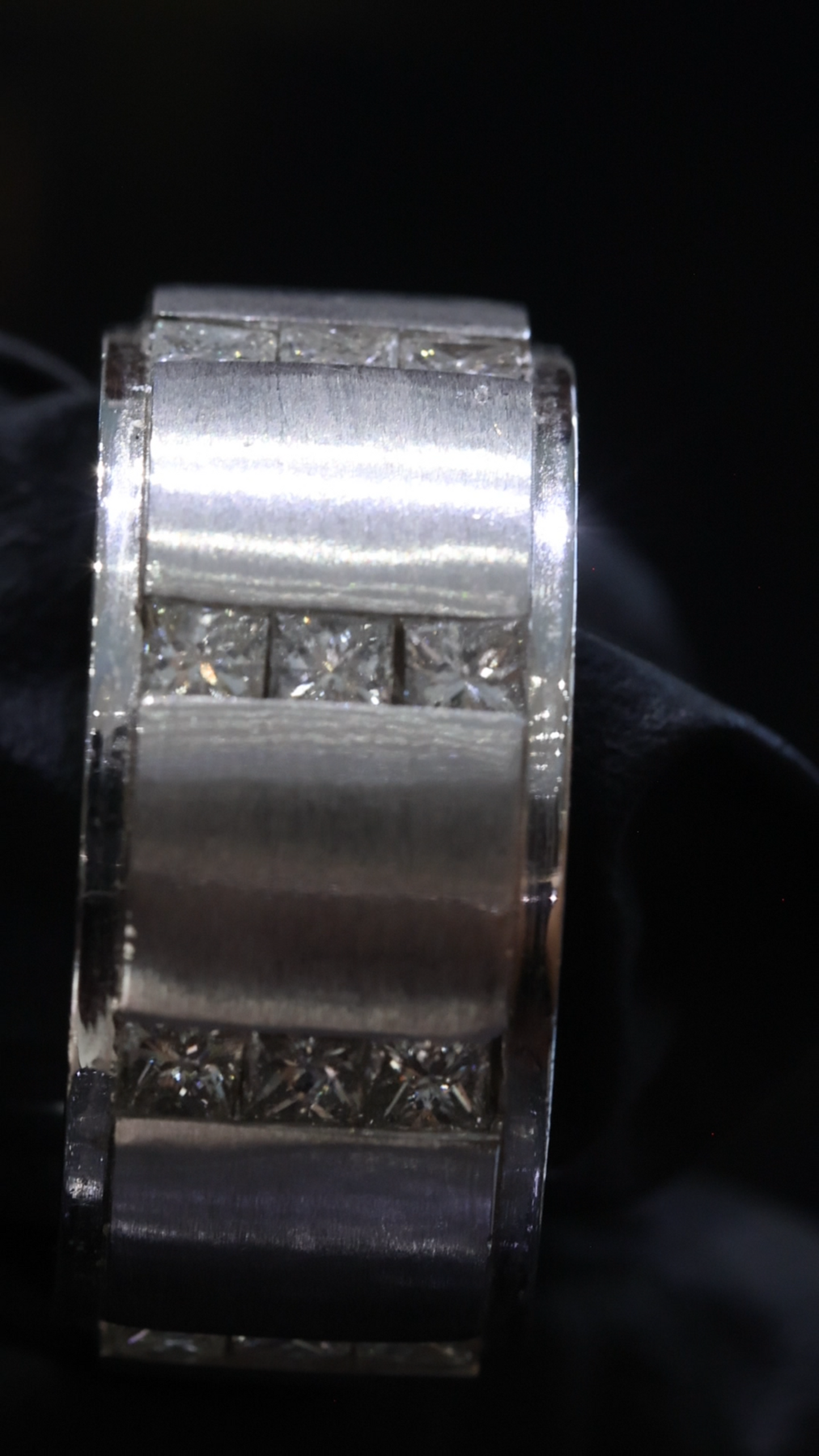 Men’s Channel-Set Diamond Wedding Band in White Gold | 2.50 CTW
