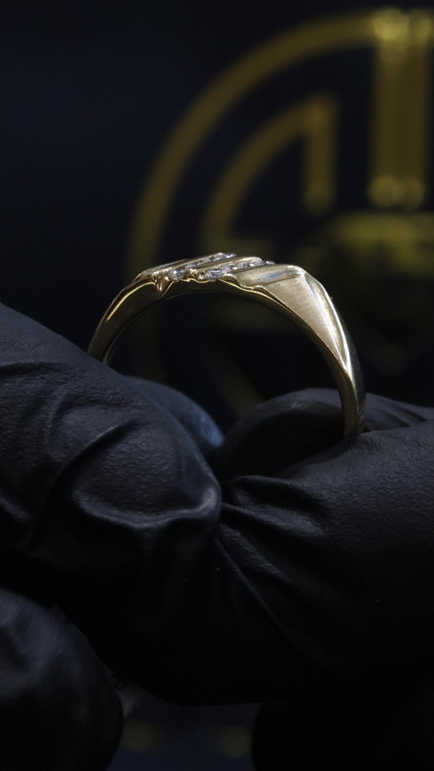 Men’s Diamond Wedding Band in Yellow Gold | .25 CTW