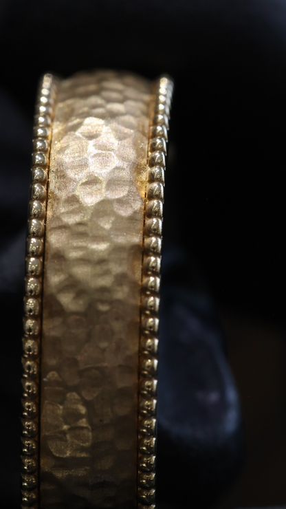Men’s Hammered Milgrain Wedding Band in Yellow Gold