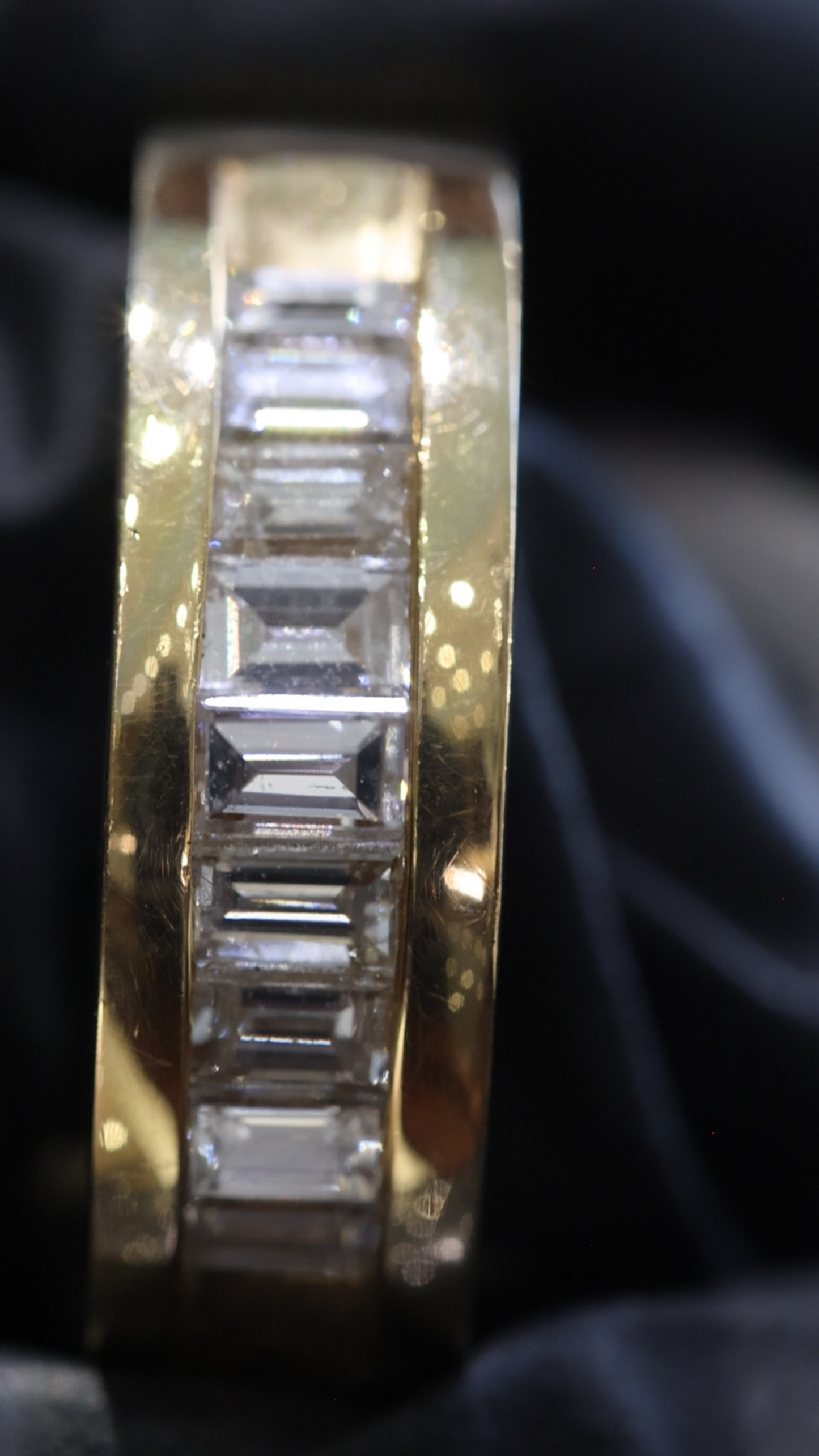Men’s Baguette Diamond Wedding Band in Yellow Gold | 1.04 CTW