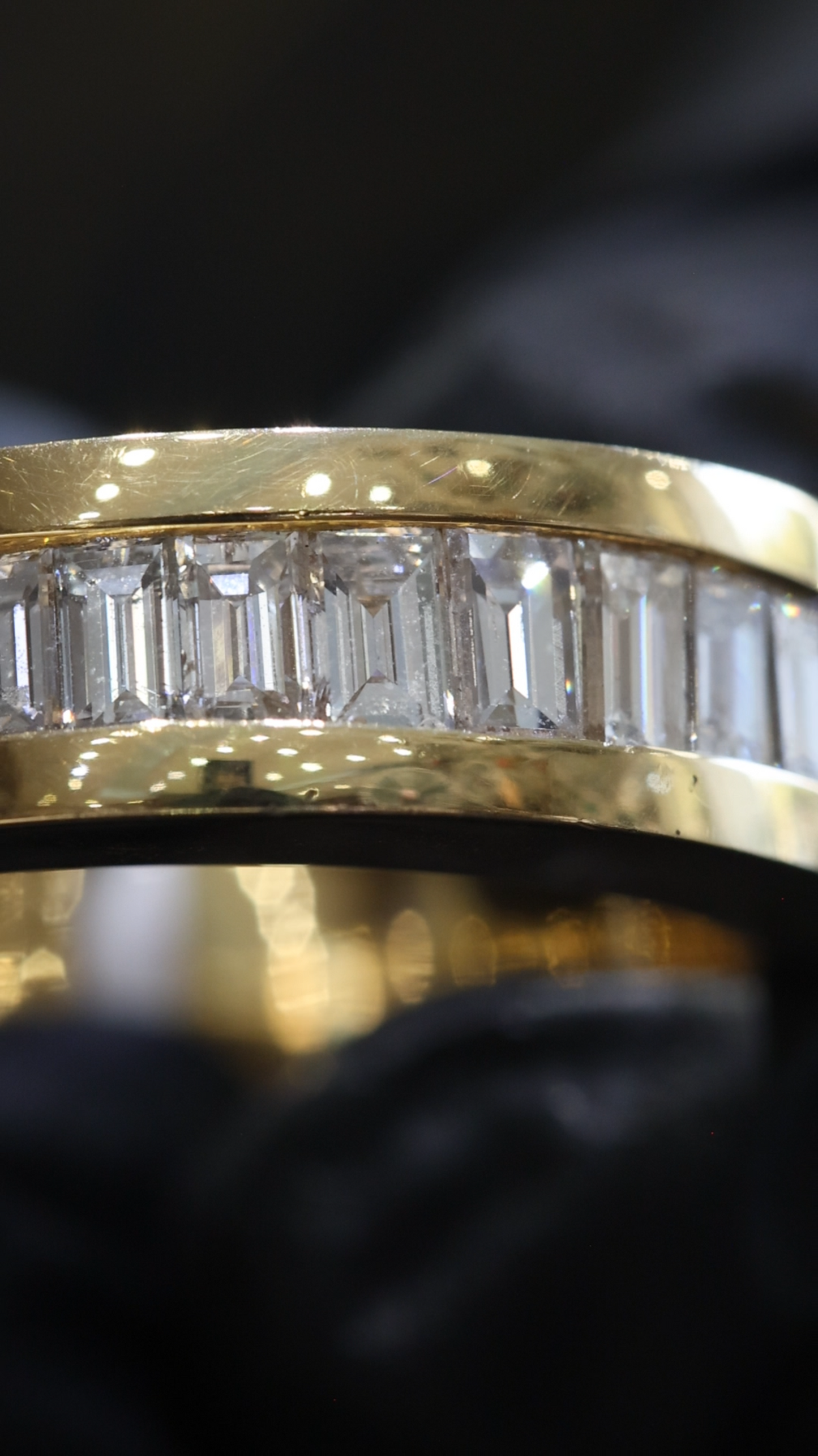 Men’s Baguette Diamond Wedding Band in Yellow Gold | 1.04 CTW