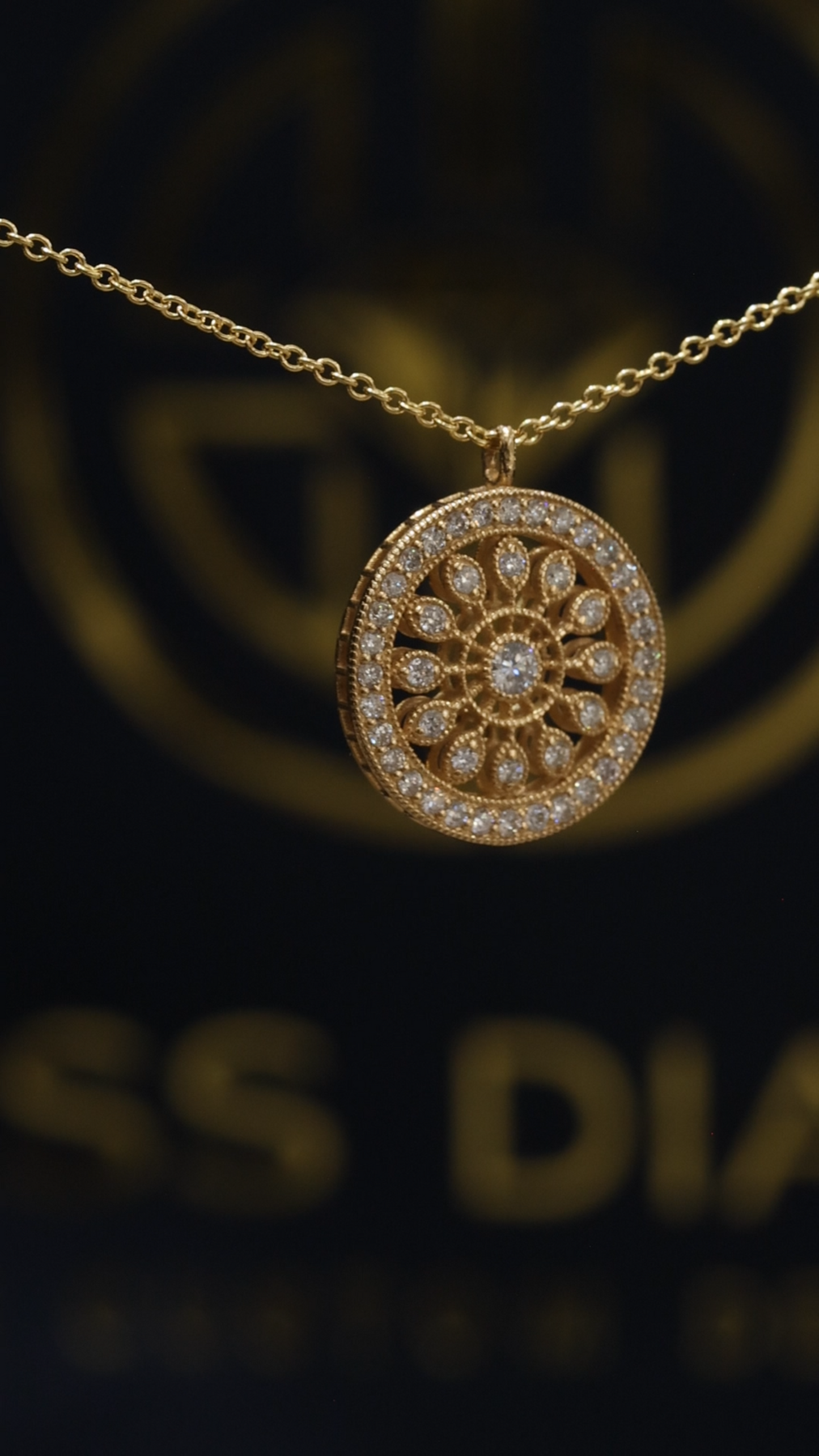 Natural Diamond Openwork Circle Pendant in Yellow Gold | Vintage-Inspired Medallion Design