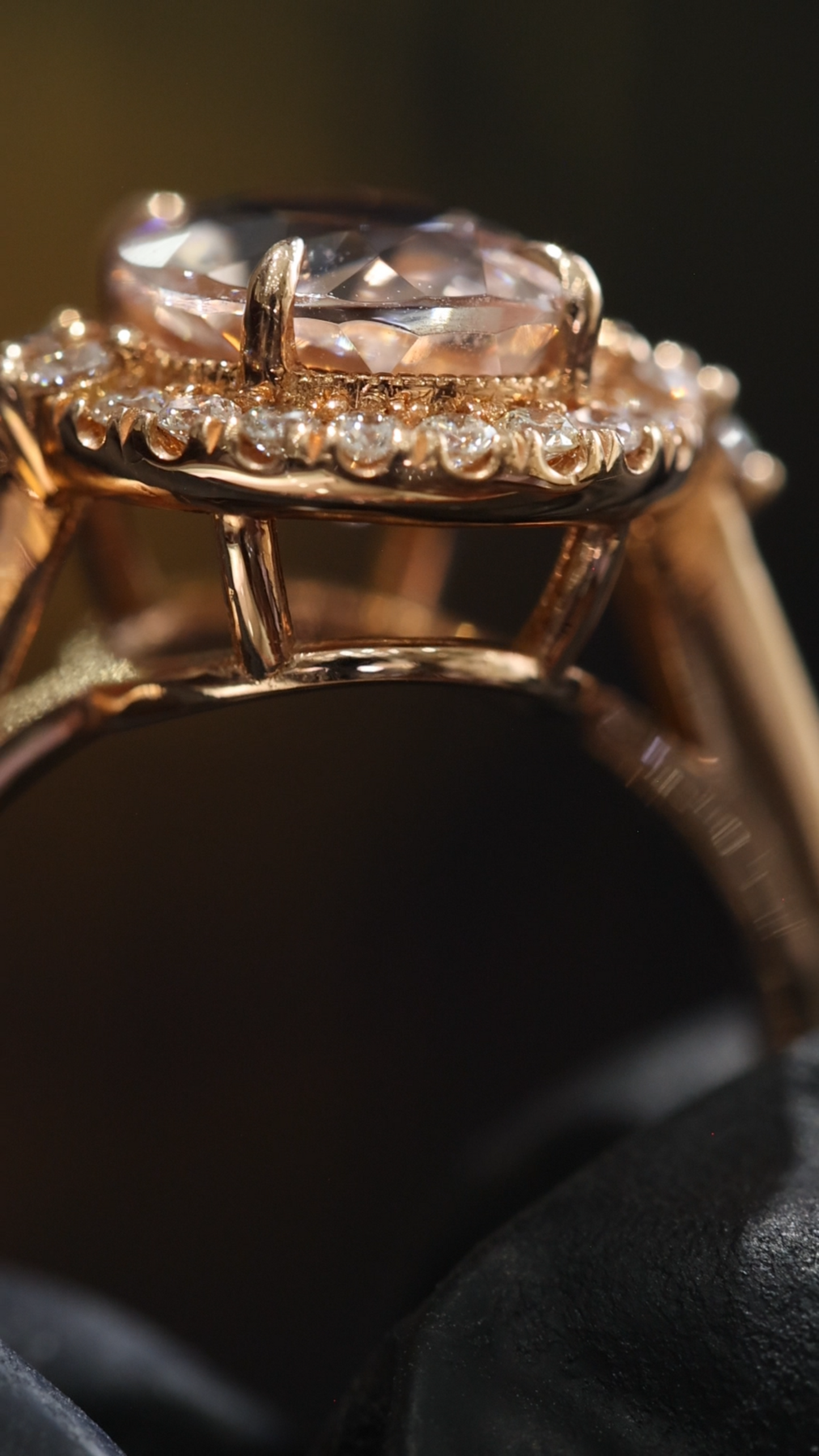 Classic Oval Morganite Halo Ring in Rose Gold | Diamond Halo & Elegant Split Shank Design