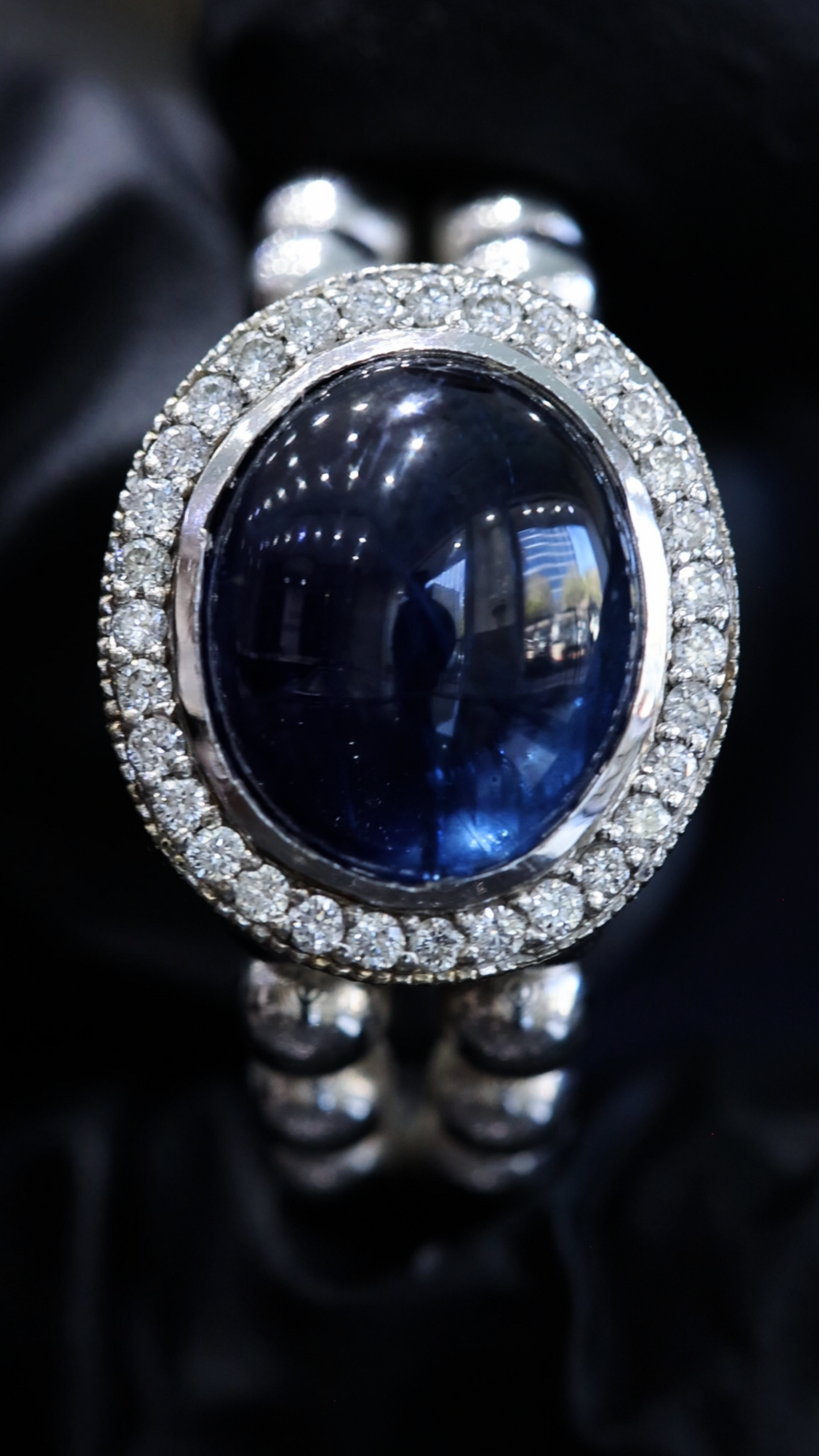 Natural Diamond-studded ring with a blue gemstone 2.3 Sapphire Houston Jeweler 