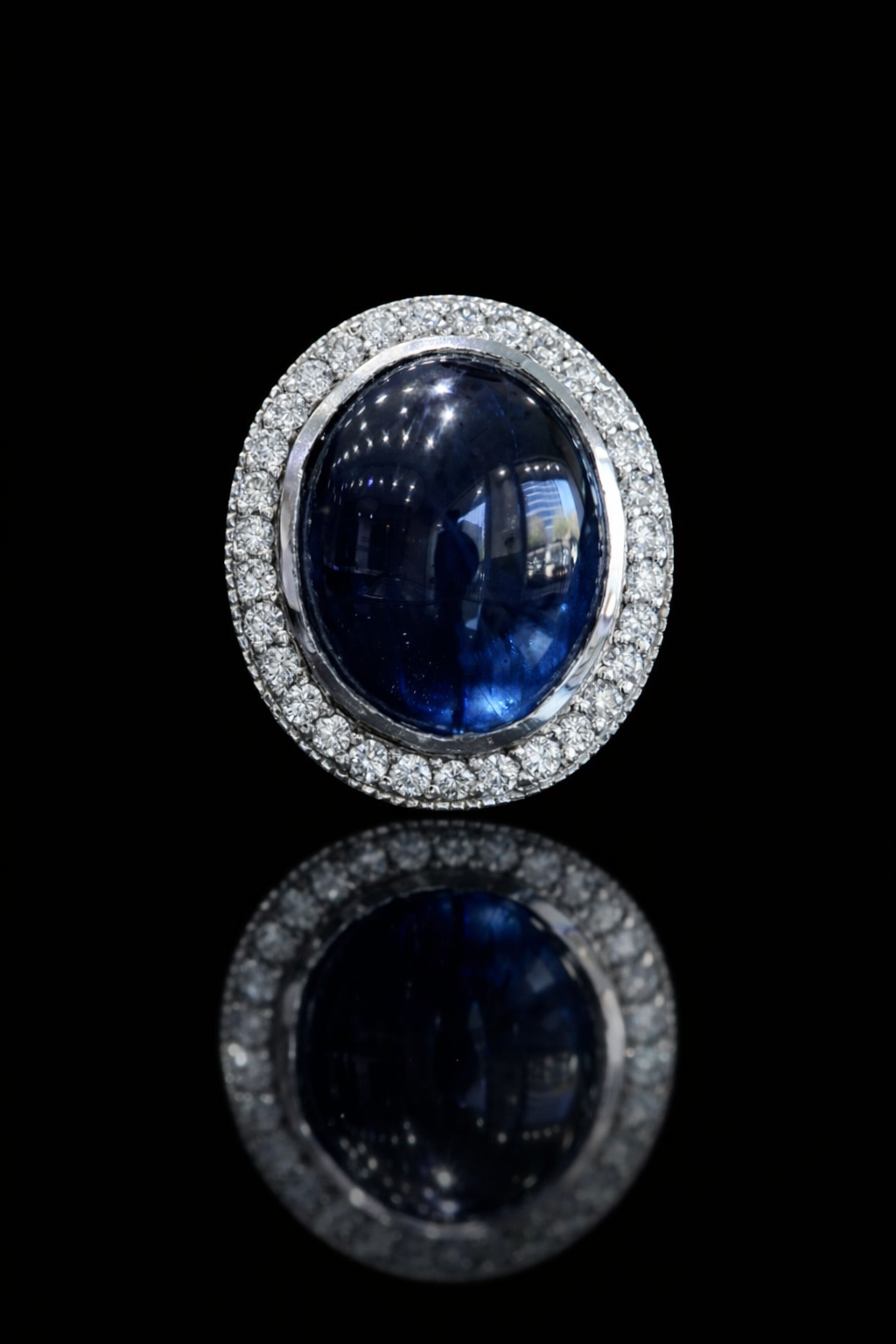 Natural Diamond-studded ring with a blue gemstone 2.3 Sapphire Houston Jeweler 