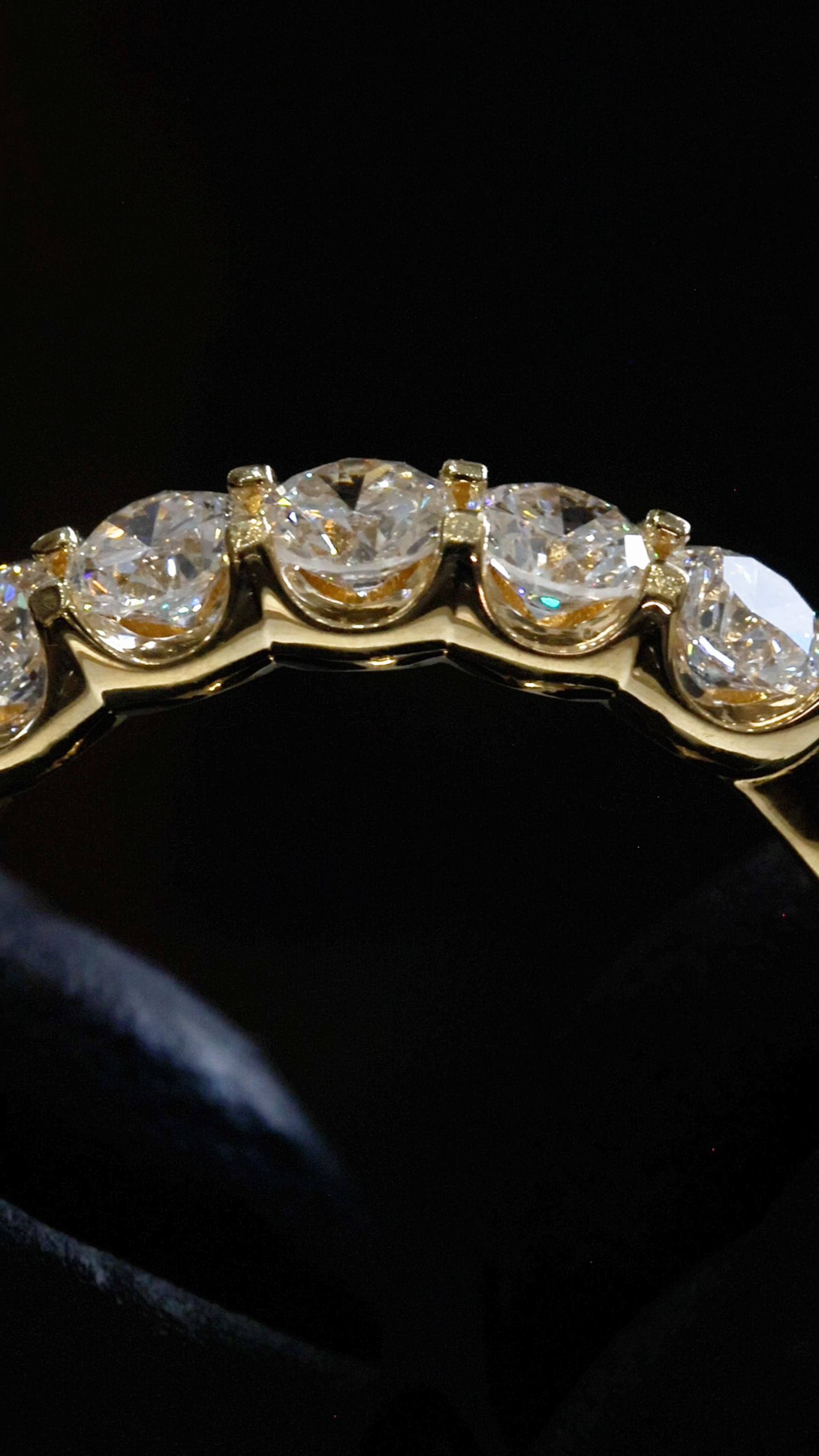 Round-Cut Lab-Grown Diamond Wedding Band in Yellow Gold | Prong-Set Design