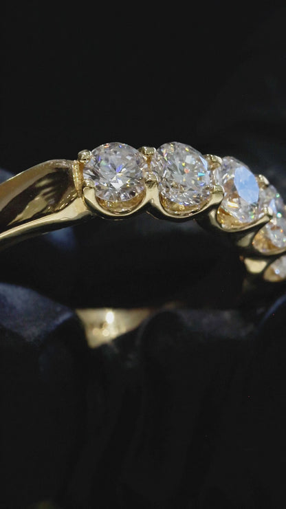 Round-Cut Lab-Grown Diamond Wedding Band in Yellow Gold | Prong-Set Design