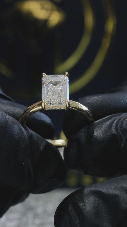 Emerald-Cut Lab-Grown Diamond Solitaire Ring in Yellow Gold | Classic Prong Setting