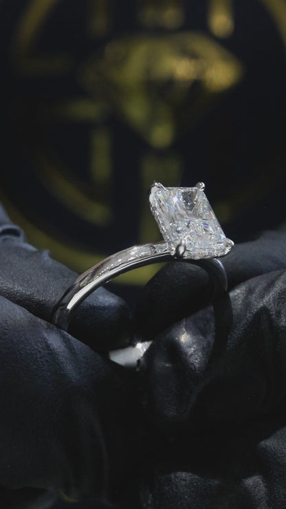 Radiant-Cut Lab-Grown Diamond Solitaire Ring in White Gold | Classic Prong Setting